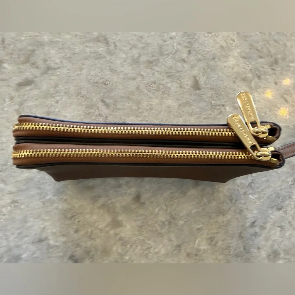 Like New Michael Kors Jet Set Double Zip/Gusset Wristlet, Dark Khaki/Dark Tan